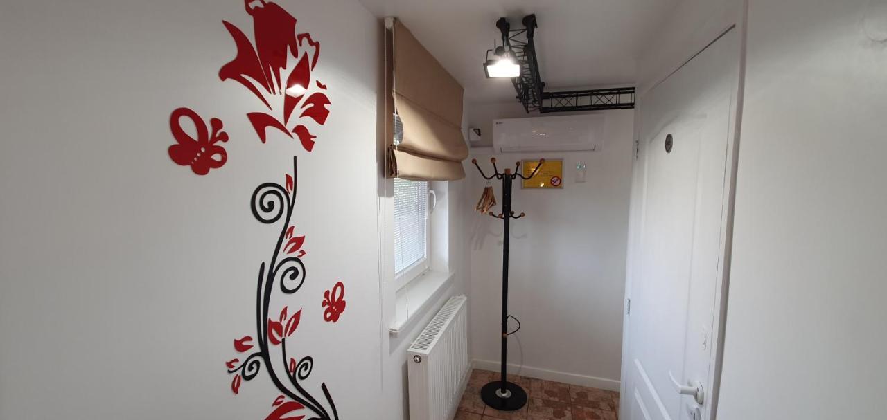 Aparthotel Savas 3 ,, Cosy House Studio" & Parking Kaunas Buitenkant foto